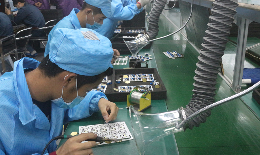 后焊、焊接加工（镜头1）